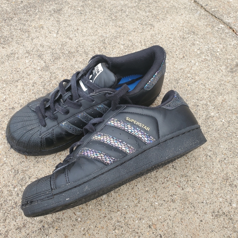 Adidas Shell Tops sz 4.5y